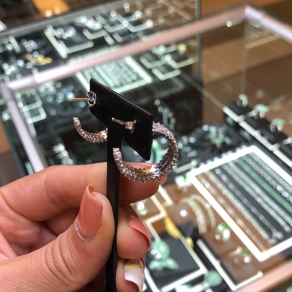 Hoops Earring - Picture 3 of 3